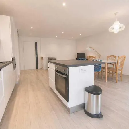 Lejlighed Charming With Terrace & Secure Parking *