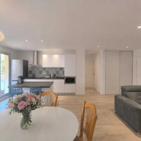 Charming With Terrace & Secure Parking Lejlighed Nice